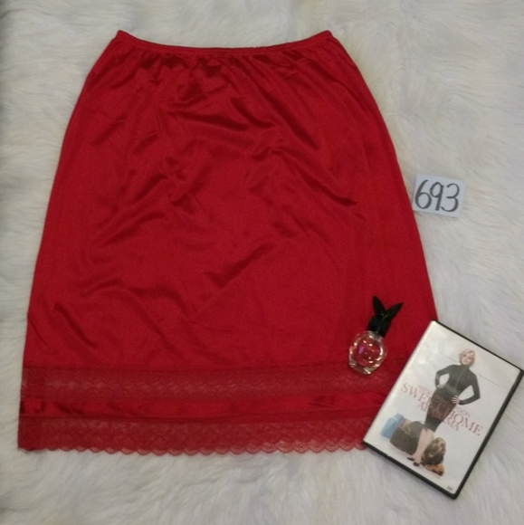 Vintage Silky Flowy Red Vanity Fair Scalloped Lace A-line Skirt Slip - Picture 10 of 14